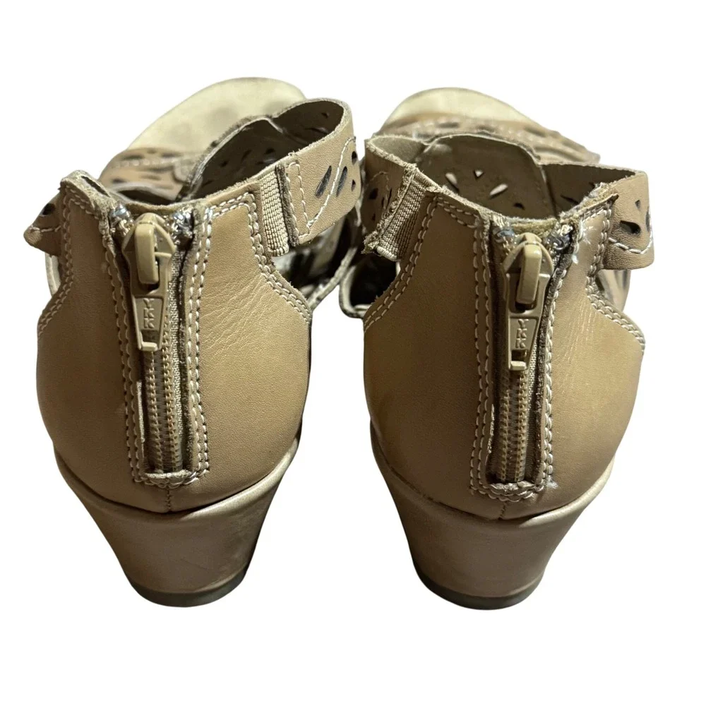 Earth Origins Ruby Women's Tan Leather Cutout Wedge Sandals Back Zip Size 8.5
